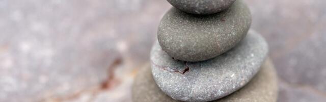 Kas kannad nähtamatut koormat? Kuidas karmavõlg võib elu mõjutada ja kuidas seda leevendada