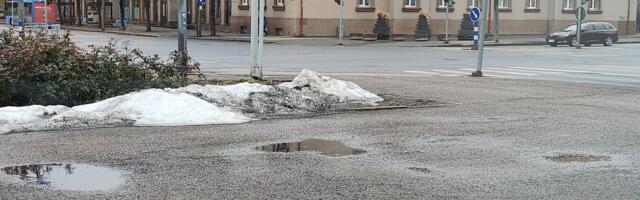 Ilmade soojenedes hakatakse Pärnus parandama tänavaauke