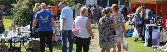 GALERII | Traditsiooniline kila-kola laat tõi rahva Vabrikuväljakule