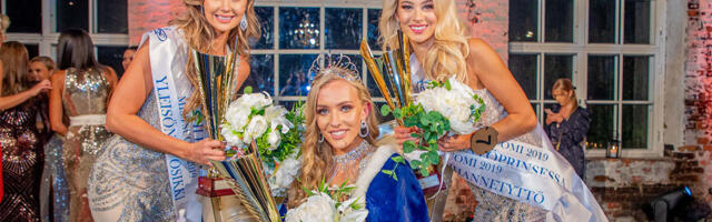 Endine Miss Soome poseerib paljaste rindadega