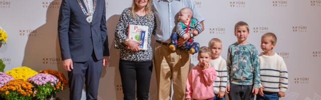 Türi valla beebid kutsuti vallavanema vastuvõtule