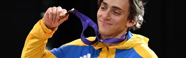 Hommikuni pidutsenud Duplantis tuli medalitseremooniale räsitud ja väsinuna. „Tunnen end päris halvasti“