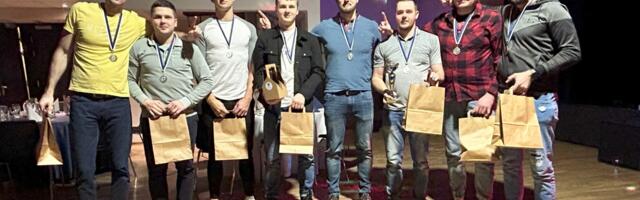 Karikaturniiri võitsid Palivere mehed ja Sauga naised