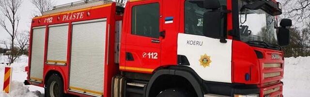 Koeru päästjad abistasid lumevangi jäänud perekonda