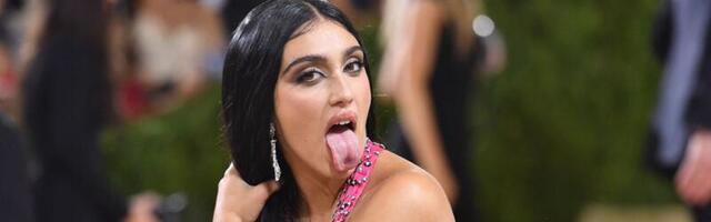 Madonna tütar tuli ema peole tagumikku paljastavas seelikus