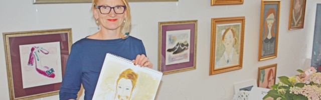 Kunstnik Ewa-Kaisa Plakki pole Telliskivis pikali joostud
