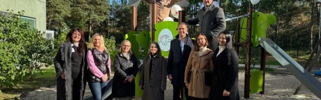 GALERII: Tallinna Lastehaigla Vaimse Tervise keskuse mänguväljak renoveeriti heategijate toel