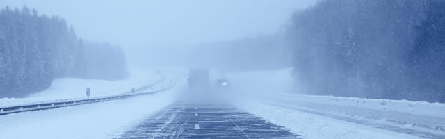 Transpordiamet hoiatab täna õhtul algava tiheda lumesaju ja tugeva tuule eest mis muudavad teeolud väga ohtlikuks