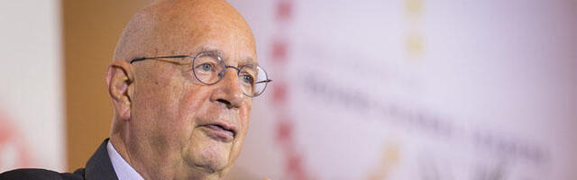 Klaus Schwab toetab “intelligentse ajastu” visiooni, eirates tsensuuri ja jälgimise ohte