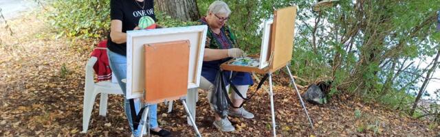 Ida-Viru kunstnikud käisid Uljaste järve ääres maalimas