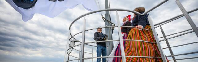 Täna hommikul heisati Pika Hermanni tornis üldlaulu- ja tantsupeo puhul pidulikult Eesti lipp