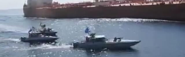 DRAMA U OMANSKOM ZALIVU: Amerikanci udarili na iranski brod, garda ih naterala na povlačenje (FOTO)