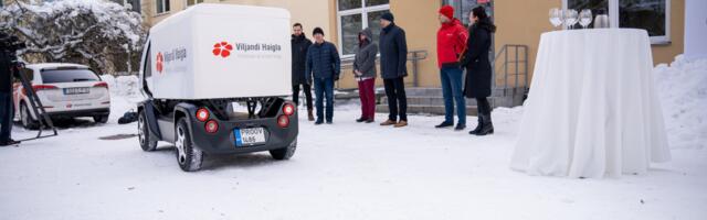 Viljandi haigla hoonete vahel transpordib analüüside materjale mehitamata robotkuller