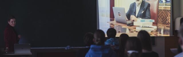 TI-Hüpe tutvustas gümnaasiumiõpilastele Eesti teadlaste arendatud tehisaru õpirakendust