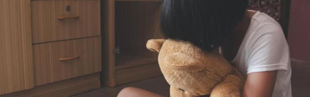 Väikelinna onkel käis tuttavate kodus nende last käperdamas