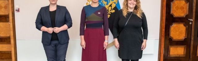 FOTO | President Kersti Kaljulaid sai vikerkaarekangelase märgi