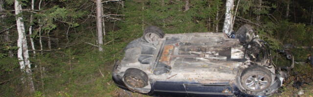 LIIKLUSÕNNETUS | Joobes mees sõitis autoga kraavi