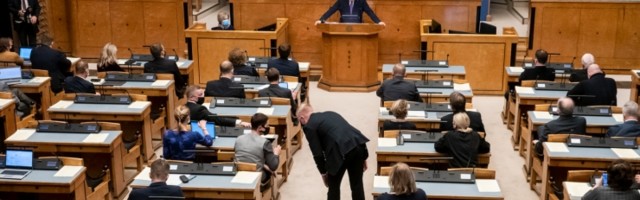 Riigikogu võttis vastu Eesti ja Soome vahelist töörännet puudutava pöördumise