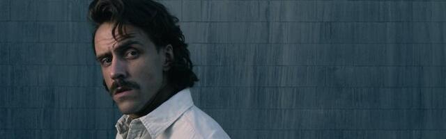 Lavastaja Ingmar Jõela räägib duši all koeraga