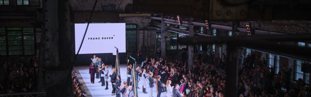 Disainiöö DOM moevaatemäng pakkus taas erilise elamuse: laval ühinesid materjalide taaskasutus, kandjat väärtustav kaasav disain ning särtsakas disainikeel