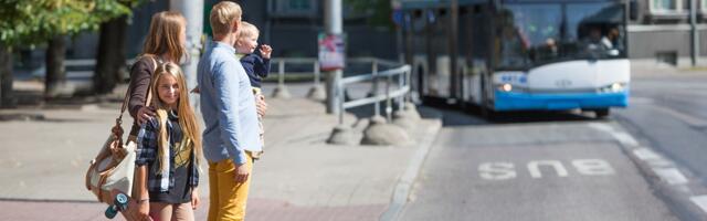 Uuring: ligi pool noortest eelistavad autole ühistransporti