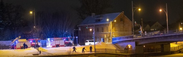 FOTOD | Päästjad tõid jää ragisedes Emajõelt sinna läinud 10-aastase