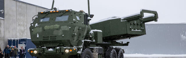 Avalikusele näidati Eestisse jõudnud USA HIMARS mitmikraketiheitjat