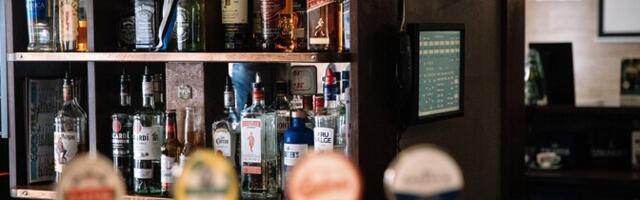 Таллинн хочет контролировать соблюдение ограничения на ночную продажу алкоголя