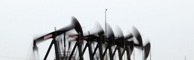 ОПЕК+ отложила на один месяц решение об увеличении добычи нефти