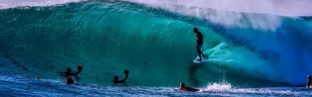 Personalitöötajate palgaraport: palgasurf lennutab ühed laineharjale, teised allapoole veepiiri