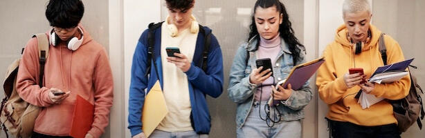 Propaganda: Kes paljastavad COVID-i pettusega seotud asjaolusid — demoniseeritakse