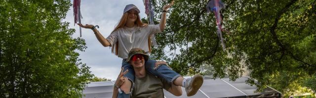 FOTOD | Möllu ja lõbu kui palju! Beach Grindi teise päeva pidutsejad lustisid päikselises Pärnus täiel rinnal