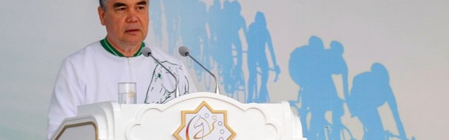 Türkmenistani isevalitseja Berdõmuhhamedov esitles oma imerohtu koroonaviiruse vastu