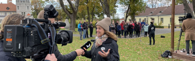 BRITT NORMET: IGATSEN NÄHA KOGU EESTIMAAD LAULMAS JA KIRIKUID HÜÜDMAS JUMALA POOLE