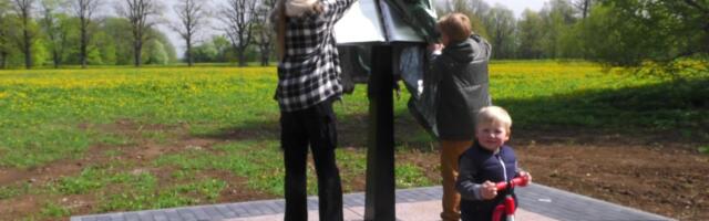 Saka mõisas avati mälestusmärk Mathias Rusti ajaloolisele lennule Moskva Punasele väljakule