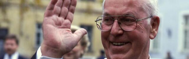 Legendaarne uudiselõik president Meri intervjuus lennujaama tualetis levib üle maailma