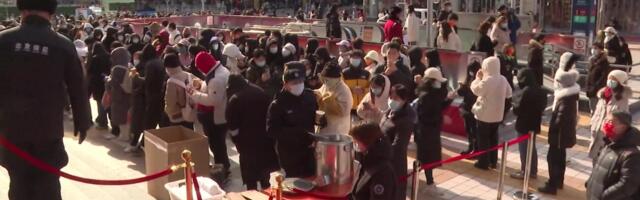 Reporter: Hullumeelne! Pekingi olümpia maskottide nimel seistakse terve öö järjekorras ja makstakse suuri summasid