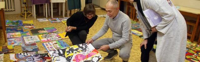 Noored kunstnikud maalivad muusika saatel
