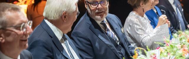 FOTOD | Punane vaip ja mullivein! President Alar Karis võõrustas pidulikul õhtusöögil kõrgeid väliskülalisi 