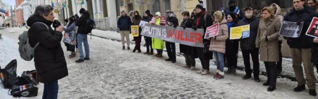 Venemaa saatkonna ees avaldati sõja vastu meelt_ miljonite ukrainlaste jaoks on see 1461 päeva valu, vastupanu, ellujäämist ja lootust koju naasta