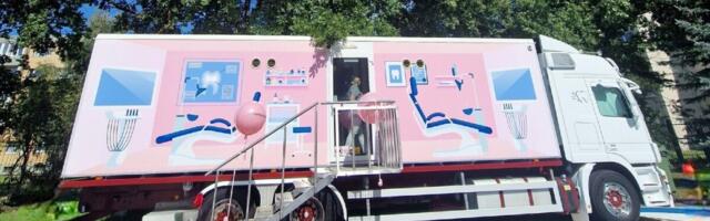 Tallinna hambabuss laiendas sihtgruppi laste pealt hooldekodudele