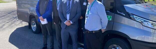 Ida-Viru Keskhaigla sai patsientide paremaks teenindamiseks uue mikrobussi