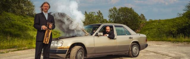 Põnev! Puuluubi hiiu kanneldega rock’n’roll pandi filmi sisse