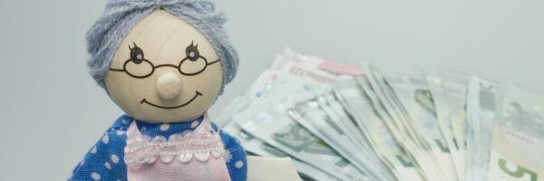 В казну Латвии поступили 13 млн евро на пенсии и пособия гражданам России