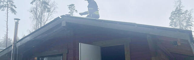 PILDID: Võru päästjad käisid Rõuge vallas kõrvalhoonet kustutamas