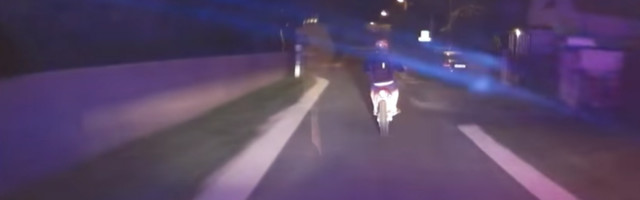 Politsei video: peatumismärguannet eiranud purjus mootorratturi põgenemine lõppes ootamatult ruttu