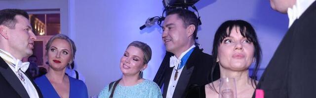 OTSEFOTOD | Kätlemine tehtud, aeg on peoks! Vaata, mis toimub presidendiballi peosaalis