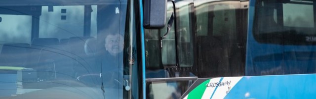 Koroona teine laine juba taandub? Harjumaal avanevad taas busside esiuksed ja taastub piletimüük