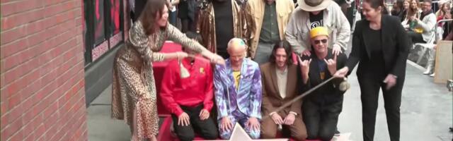 Reporter: Red Hot Chili Peppers sai lõpuks Hollywoodi kuulsuste alleele oma tähe