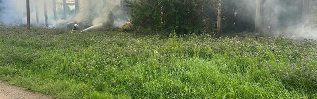 Päästeamet: Pärnumaal Allikõnnu külas hävinud heinaküüni põlengu põhjustas isesüttimine